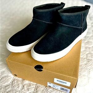 UGG W ALAMEDA MINI BOOT BLACK size 11